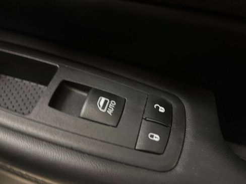 Used 2019 Jeep Grand Cherokee Limited w/ Luxury Group II AWD/4WD image 37