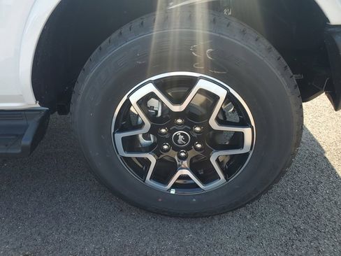 New 2025 Ford Bronco Badlands image 16