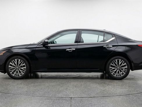 Used 2025 Nissan Altima 2.5 SV image 5