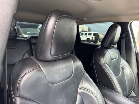Used 2017 Jeep Cherokee High Altitude image 12