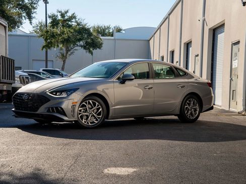 Used 2023 Hyundai Sonata SEL image 3