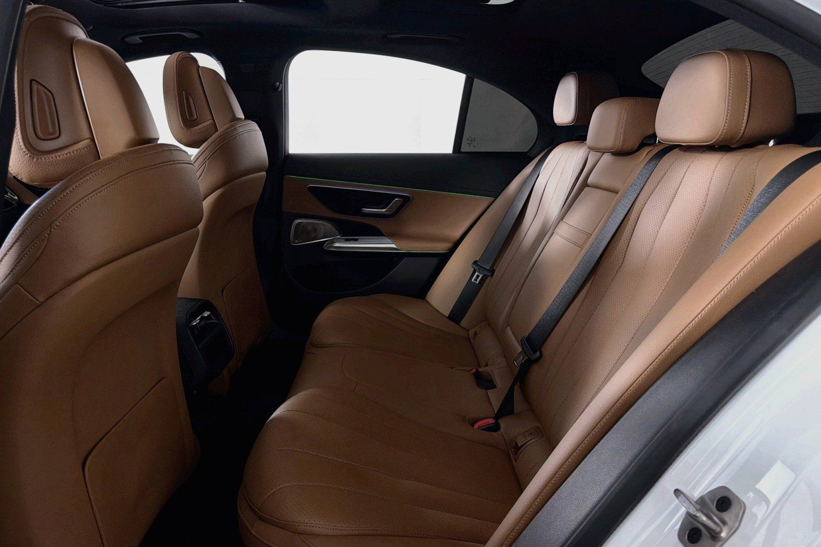Certified 2026 Mercedes-Benz E 350 4MATIC Sedan image 9