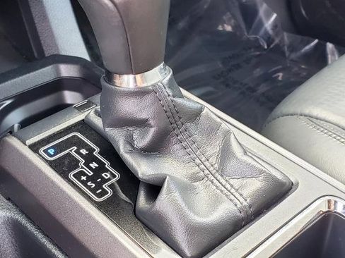 Used 2019 Toyota Tacoma TRD Sport image 32