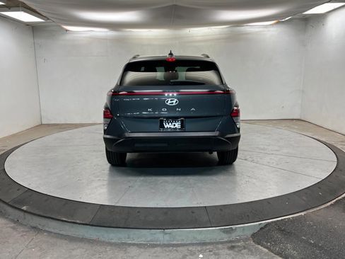 Used 2024 Hyundai Kona SEL image 4