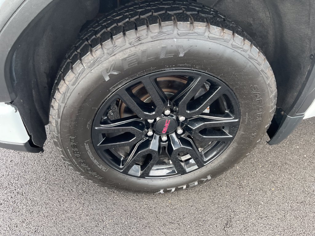 Used 2024 GMC Sierra 1500 Elevation AWD/4WD image 9