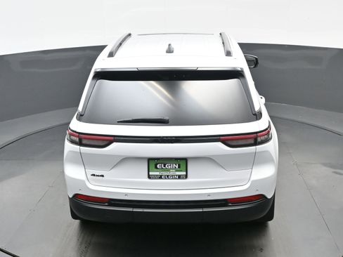 Used 2023 Jeep Grand Cherokee Altitude image 37