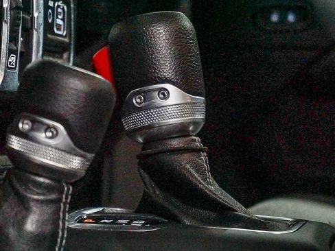 Used 2024 Jeep Wrangler Sahara image 21