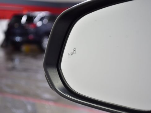 Used 2024 Toyota Tacoma Limited w/ Limited Package (LT) image 31