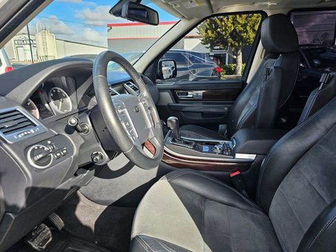 Used 2011 Land Rover Range Rover Sport HSE image 19