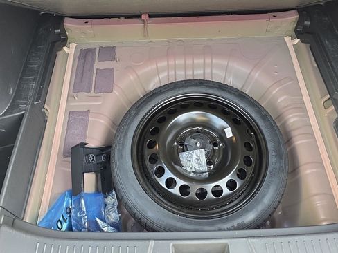 Used 2024 Chevrolet Trax LT w/ Driver Confidence Package image 23