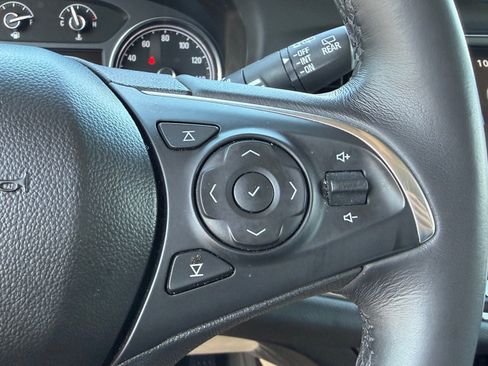Used 2018 Buick Enclave Essence AWD/4WD image 19