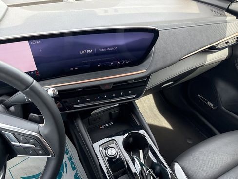 Used 2025 Buick Envision Sport Touring image 31