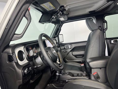 Used 2025 Jeep Gladiator Sport image 21
