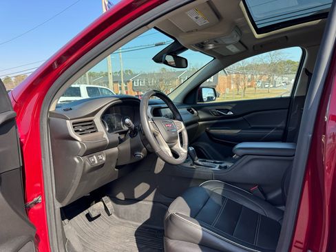 Used 2019 GMC Acadia Denali w/ Technology Package image 18