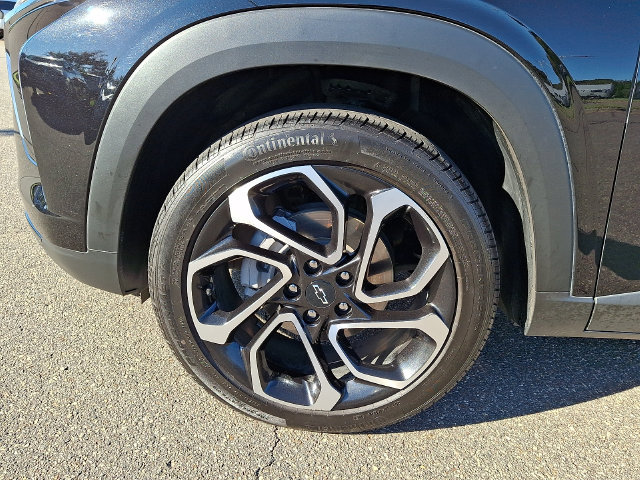 Used 2025 Chevrolet Trax RS w/ Sunroof Package FWD image 8