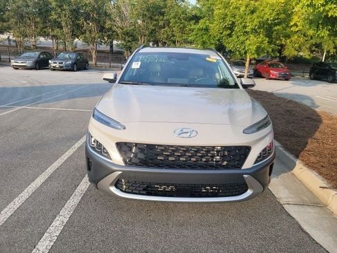Used 2023 Hyundai Kona Limited w/ Cargo Package FWD image 4