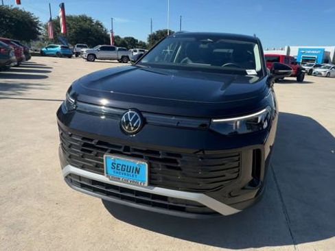 Used 2025 Volkswagen Tiguan S FWD image 3