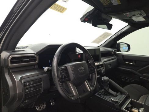Used 2024 Toyota Tacoma TRD Sport image 12
