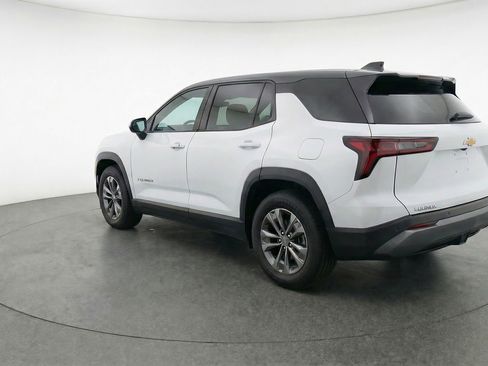 Used 2025 Chevrolet Equinox LT FWD image 6