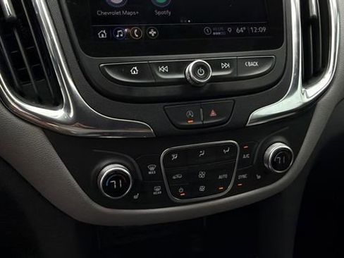 Used 2023 Chevrolet Equinox LT FWD image 28