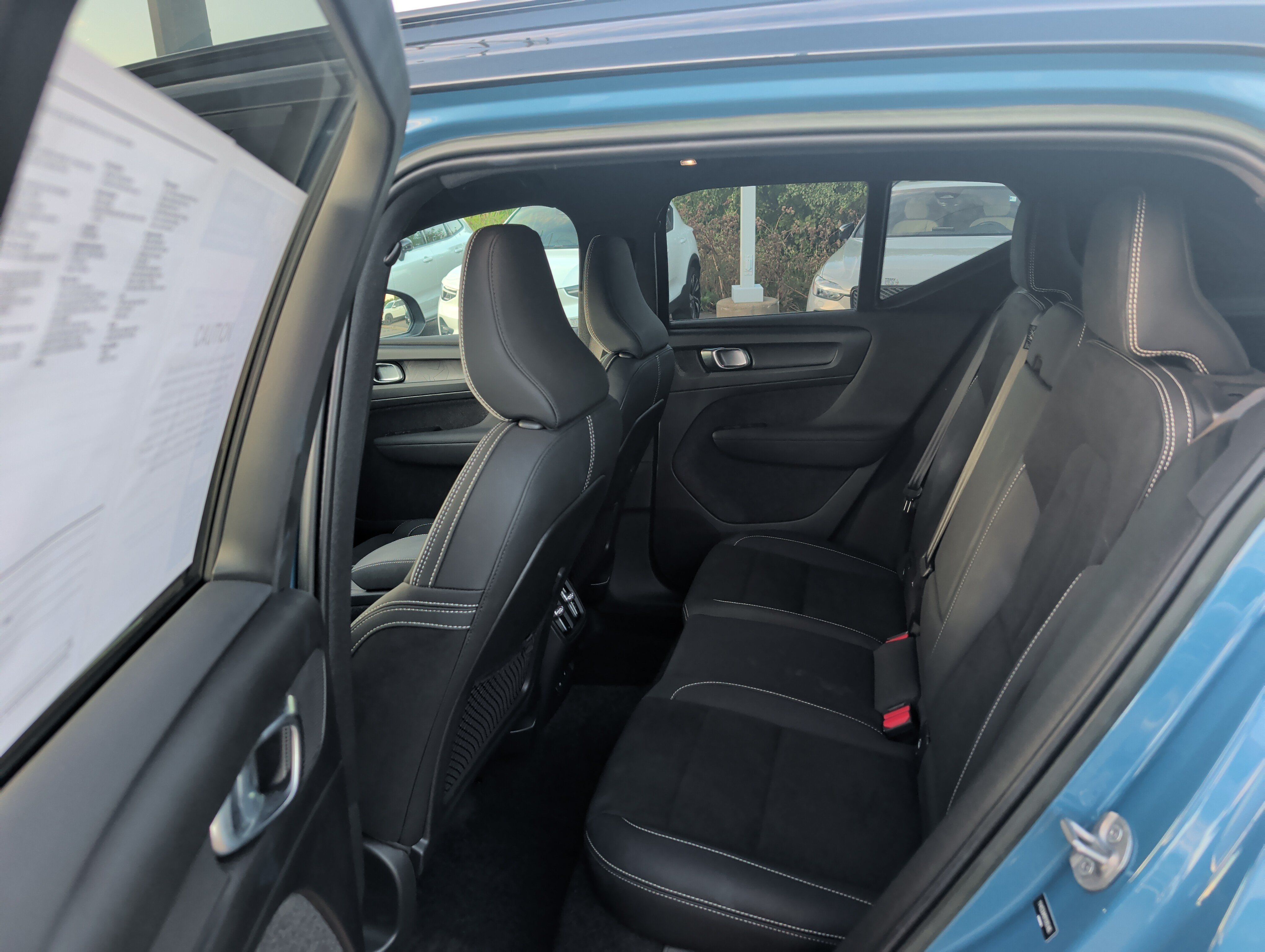 Used 2023 Volvo XC40 Recharge Ultimate w/ Protection Package Premier AWD/4WD image 11