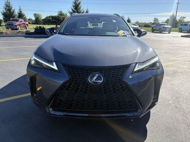 Used 2024 Lexus UX 250h F Sport AWD/4WD image 3
