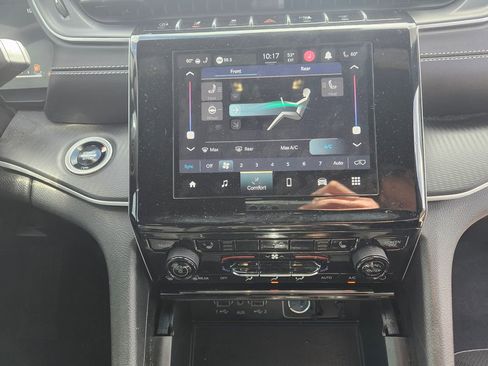 Used 2024 Jeep Grand Cherokee L Laredo image 23