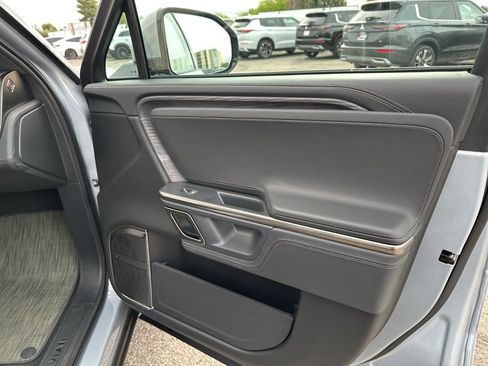 Used 2023 Rivian R1S Adventure image 28