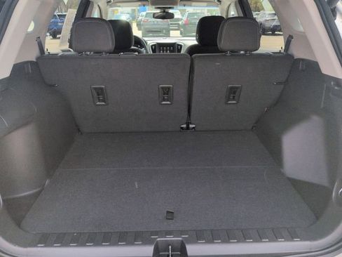 Used 2023 GMC Terrain SLE w/ Driver Convenience Package image 31