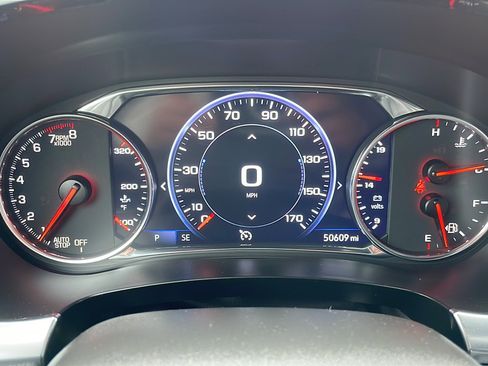 Used 2023 Chevrolet Traverse Premier image 10