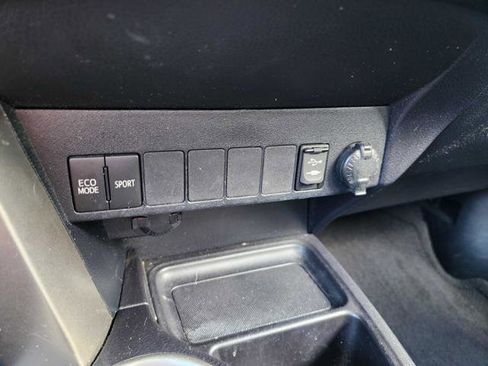 Used 2013 Toyota RAV4 XLE image 22