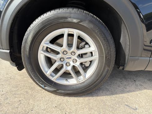 Used 2025 Ford Explorer Active AWD/4WD image 9
