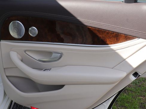 Used 2018 Mercedes-Benz E 300 image 18