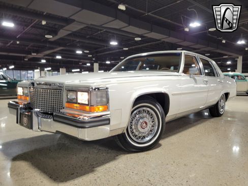Used 1988 Cadillac Brougham image 2