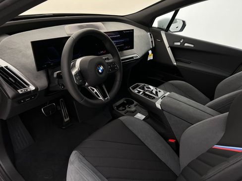New 2026 BMW iX xDrive60 w/ M Sport Package image 9