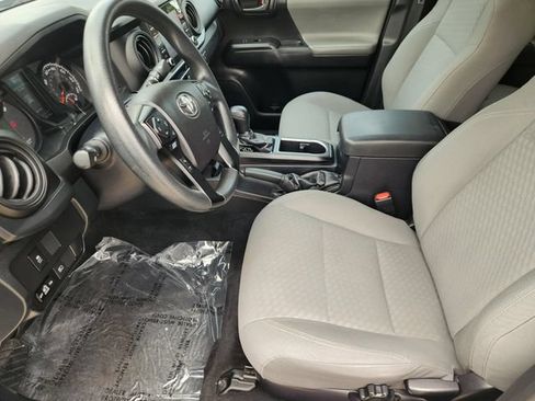 Used 2021 Toyota Tacoma SR AWD/4WD image 9