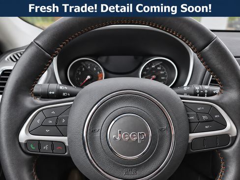 Used 2021 Jeep Compass Latitude w/ Convenience Group AWD/4WD image 3