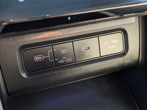 Certified 2025 Hyundai Tucson Limited AWD/4WD image 29