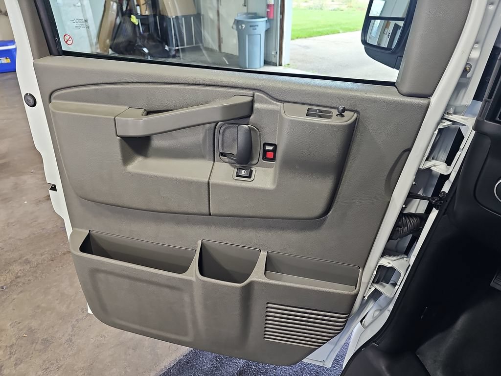 Used 2025 Chevrolet Express 2500 w/ Driver Convenience Package RWD image 23