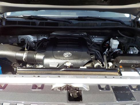 Used 2021 Toyota Tundra SR5 w/ Convenience Package image 32