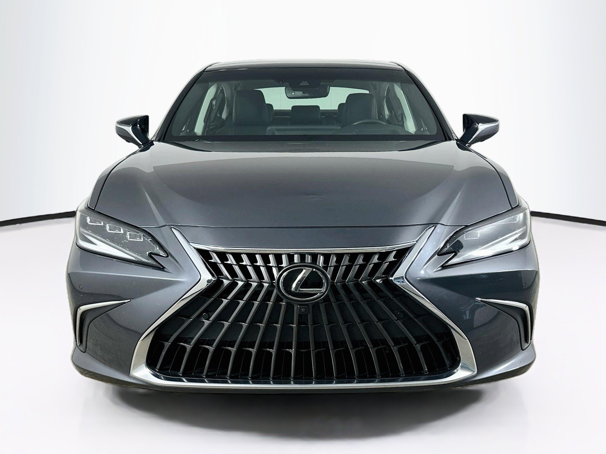 Used 2022 Lexus ES 350 Ultra Luxury w/ Accessory Package 2 FWD image 2