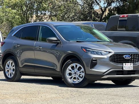 Certified 2024 Ford Escape Active FWD image 2