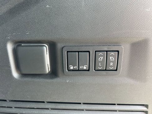 Used 2021 Chevrolet Tahoe High Country image 24