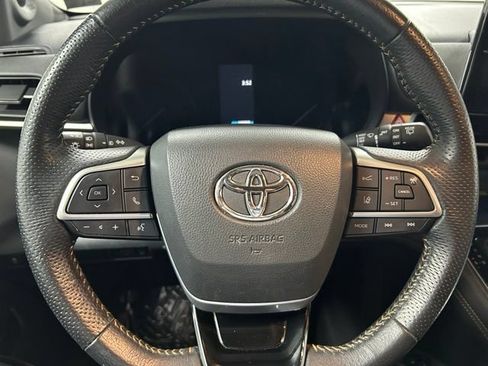 Used 2022 Toyota Sienna XLE Woodland Edition AWD/4WD image 20