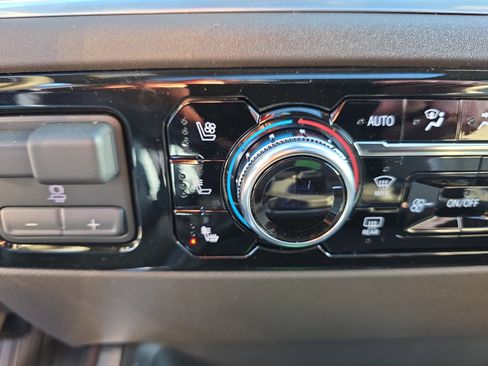 New 2026 GMC Sierra 2500 SLT w/ SLT Convenience Package image 28