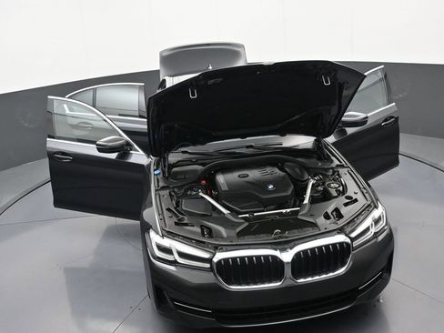 Used 2023 BMW 530i xDrive w/ Premium Package image 39