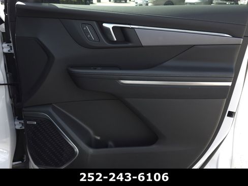 Used 2025 Buick Enclave Sport Touring w/ Super Cruise Package FWD image 46