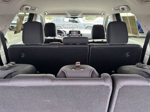 Used 2022 Nissan Pathfinder SV FWD image 15