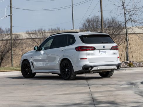 Certified 2023 BMW X5 xDrive45e w/ Executive Package image 3