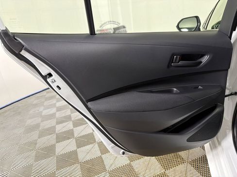 Used 2025 Toyota Corolla LE image 21